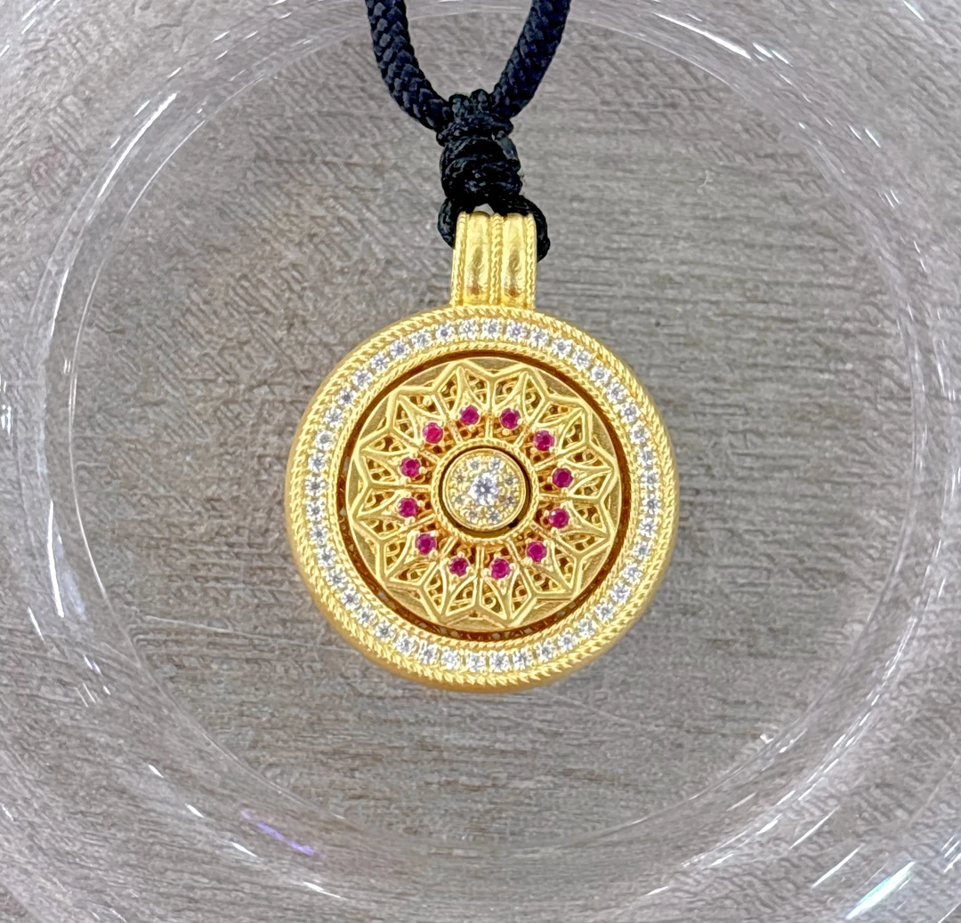 B3足金罗盘挂件16.95g