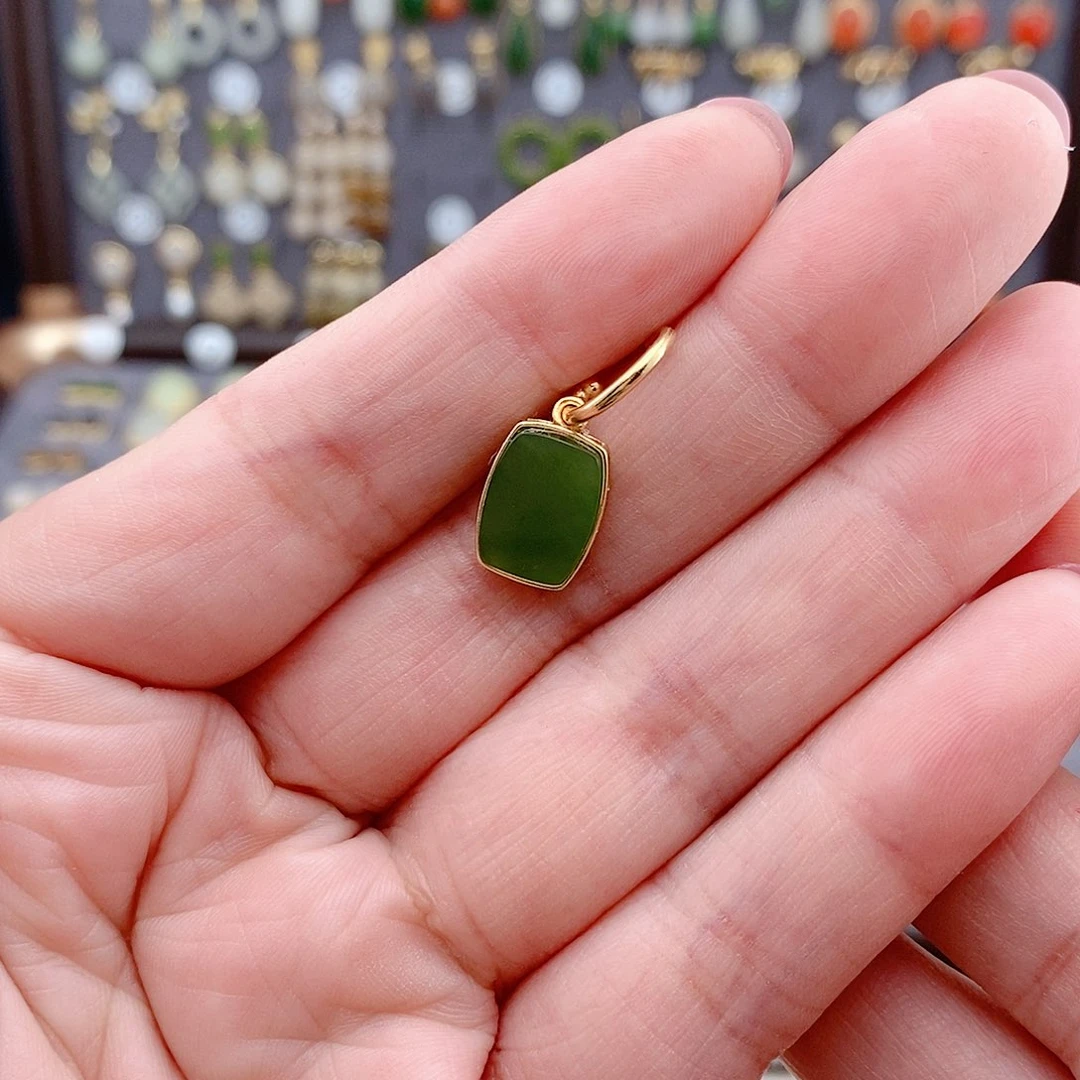 哆***咪和田玉银S925镶嵌耳饰