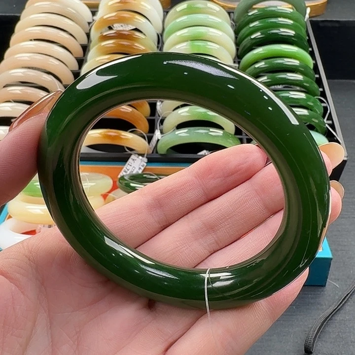 未镶嵌手镯和田玉满色肉胶底 颜色均匀饱满58.5