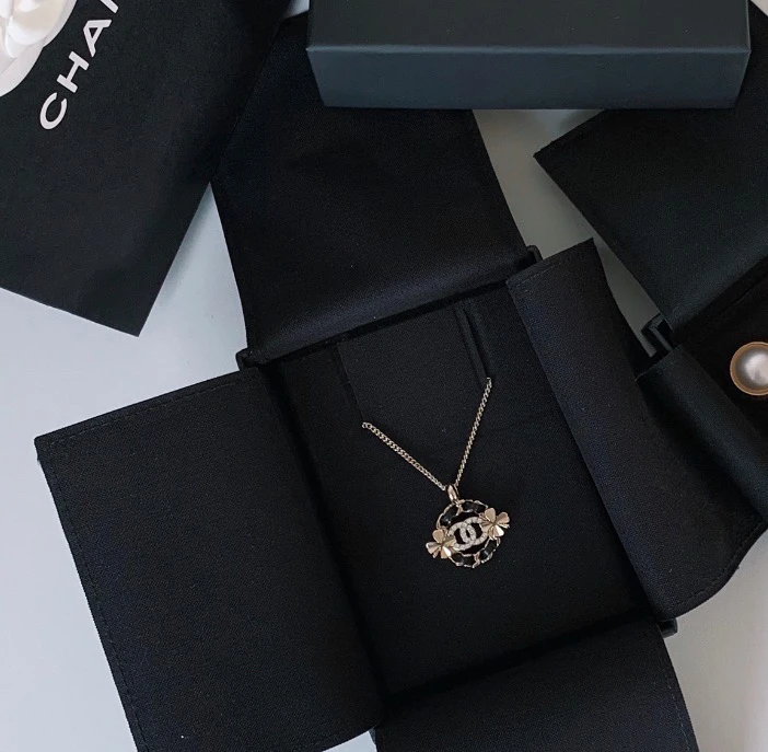 95新 Chanel/香奈儿 20b黑金镂空皮穿链项链 12082942