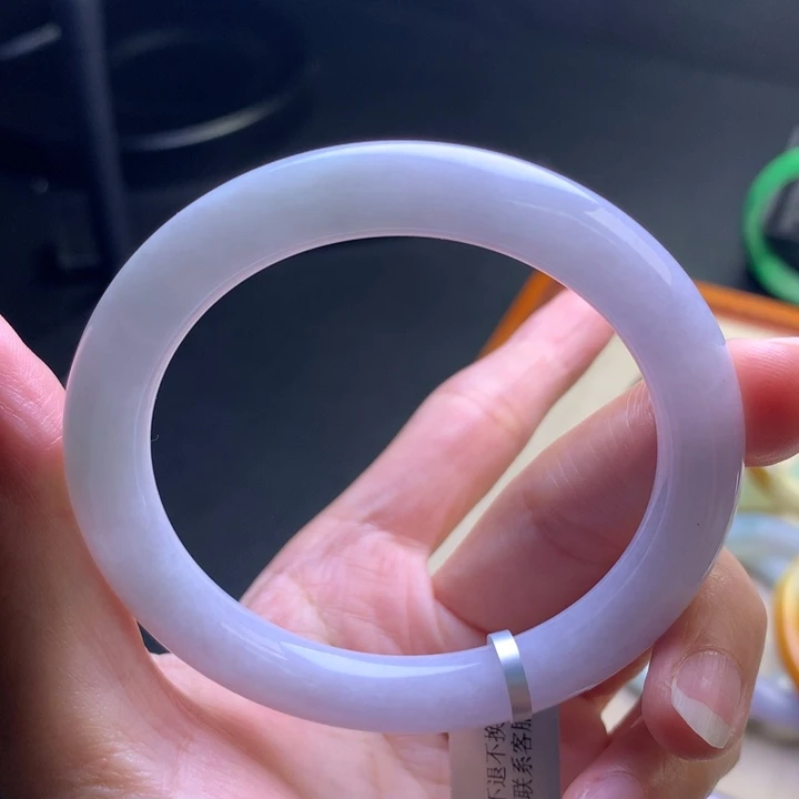 翡翠手镯未镶嵌翡翠手镯