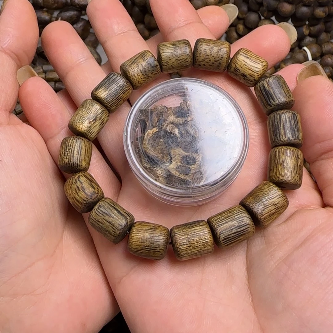 沉香碎屑沉香碎屑+10mm直切桶珠10.9克