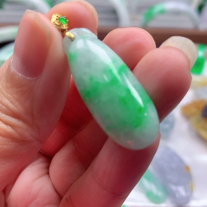 颈饰18K金镶嵌翡翠翡翠