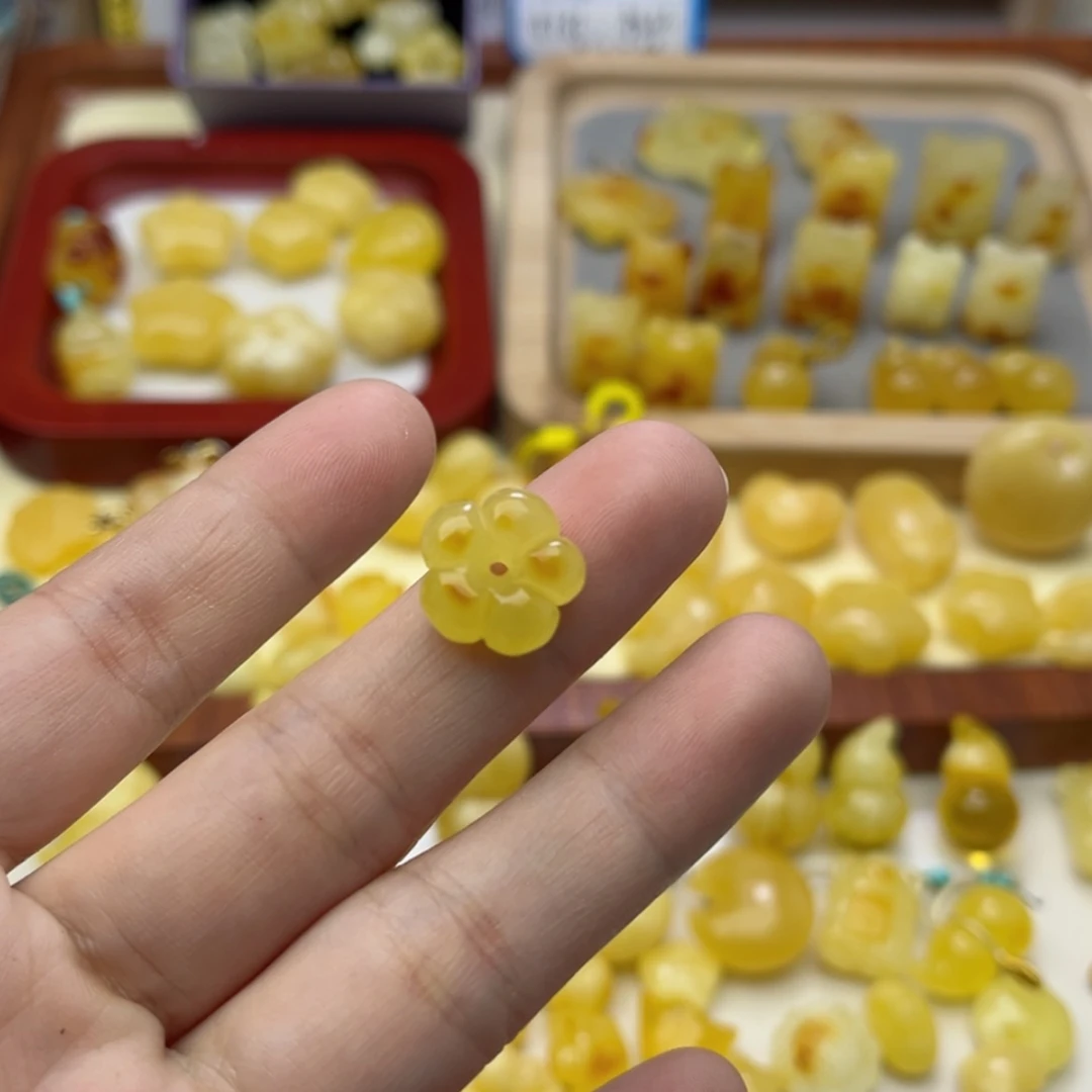 【闪购商品】蜜蜡裸石未镶嵌配饰