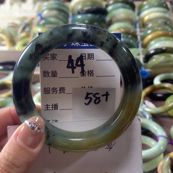 蛇纹石玉未镶嵌手镯44