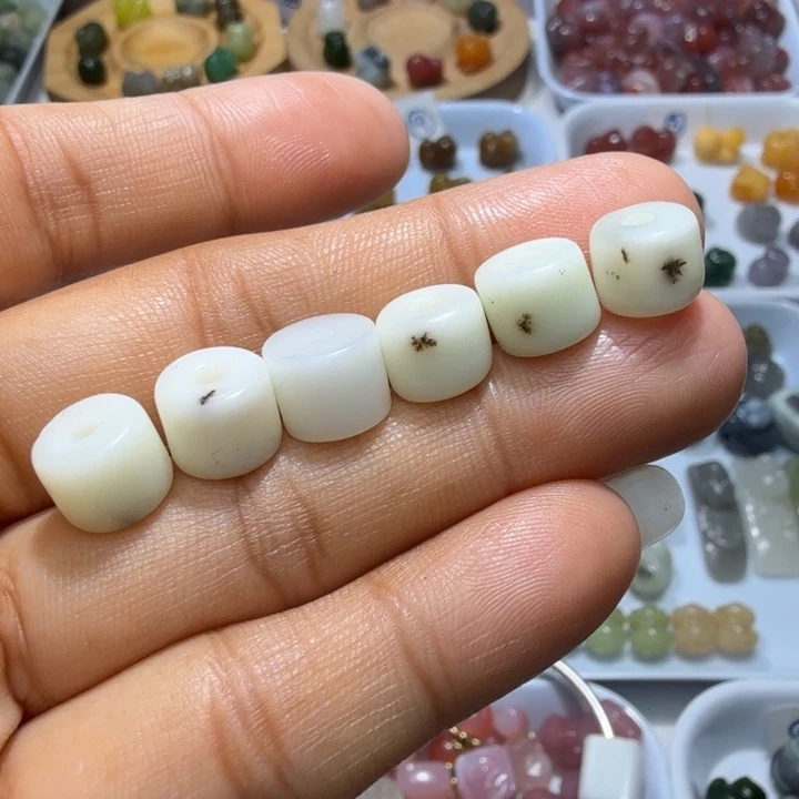 和田玉未镶嵌珠宝奇石