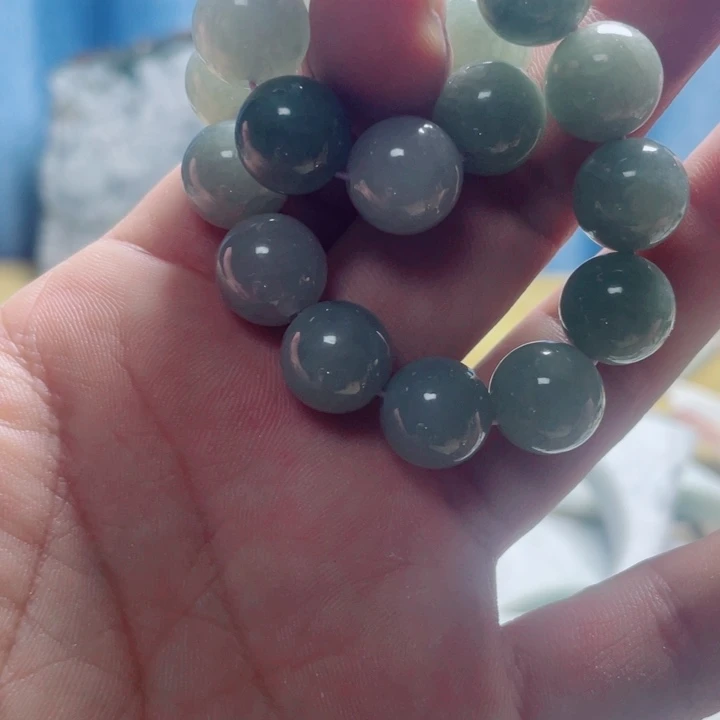翡翠未镶嵌颈饰初****~