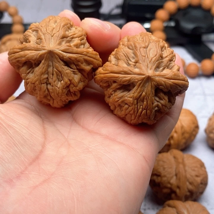 文玩核桃把件虎头王