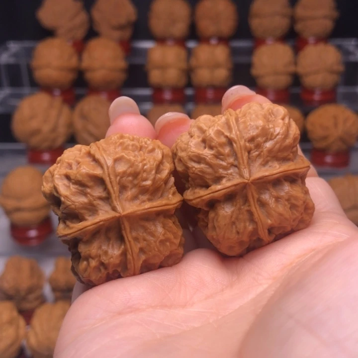 文玩核桃吊坠4金尊小四楞