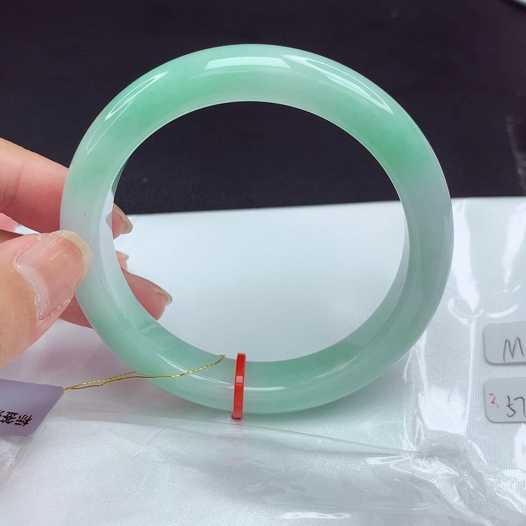 翡翠手镯未镶嵌57圈410