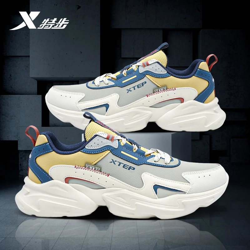 特步男鞋防水运动鞋秋冬新款男士官方正品皮面鞋子耐磨跑步鞋男款