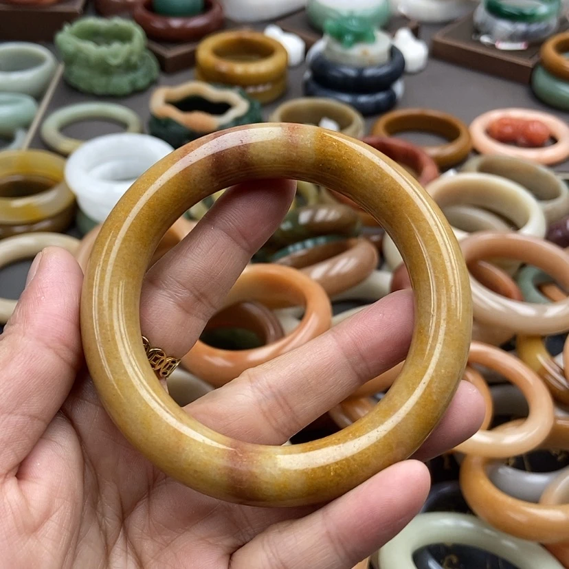 【闪购商品】石英质玉手镯61未镶嵌