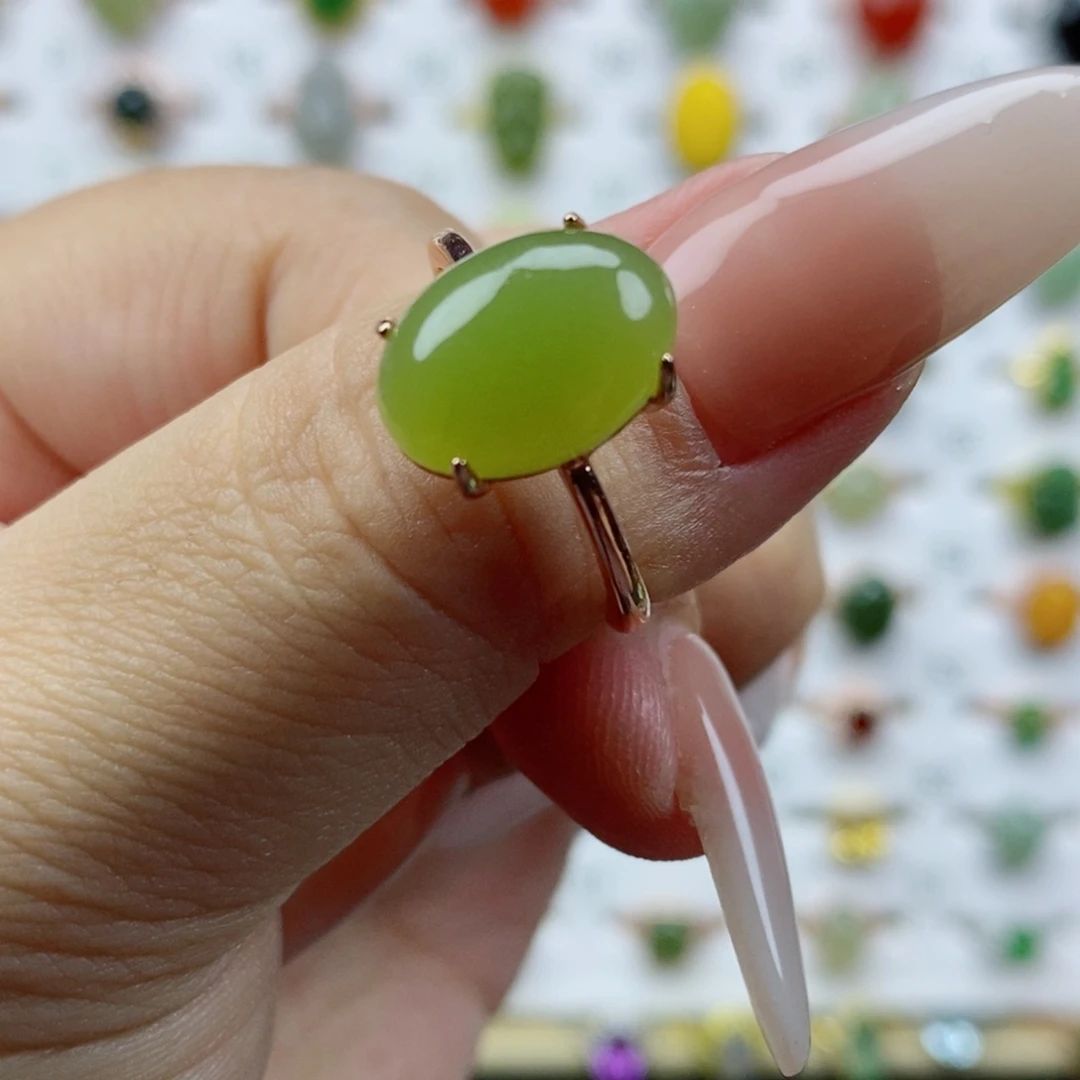 未镶嵌戒指和田玉