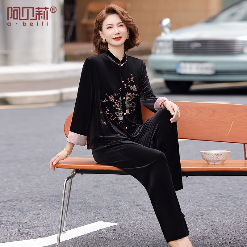 洋气妈妈秋装国风金丝绒套装新款立领绣花上衣中老年女时尚两件套