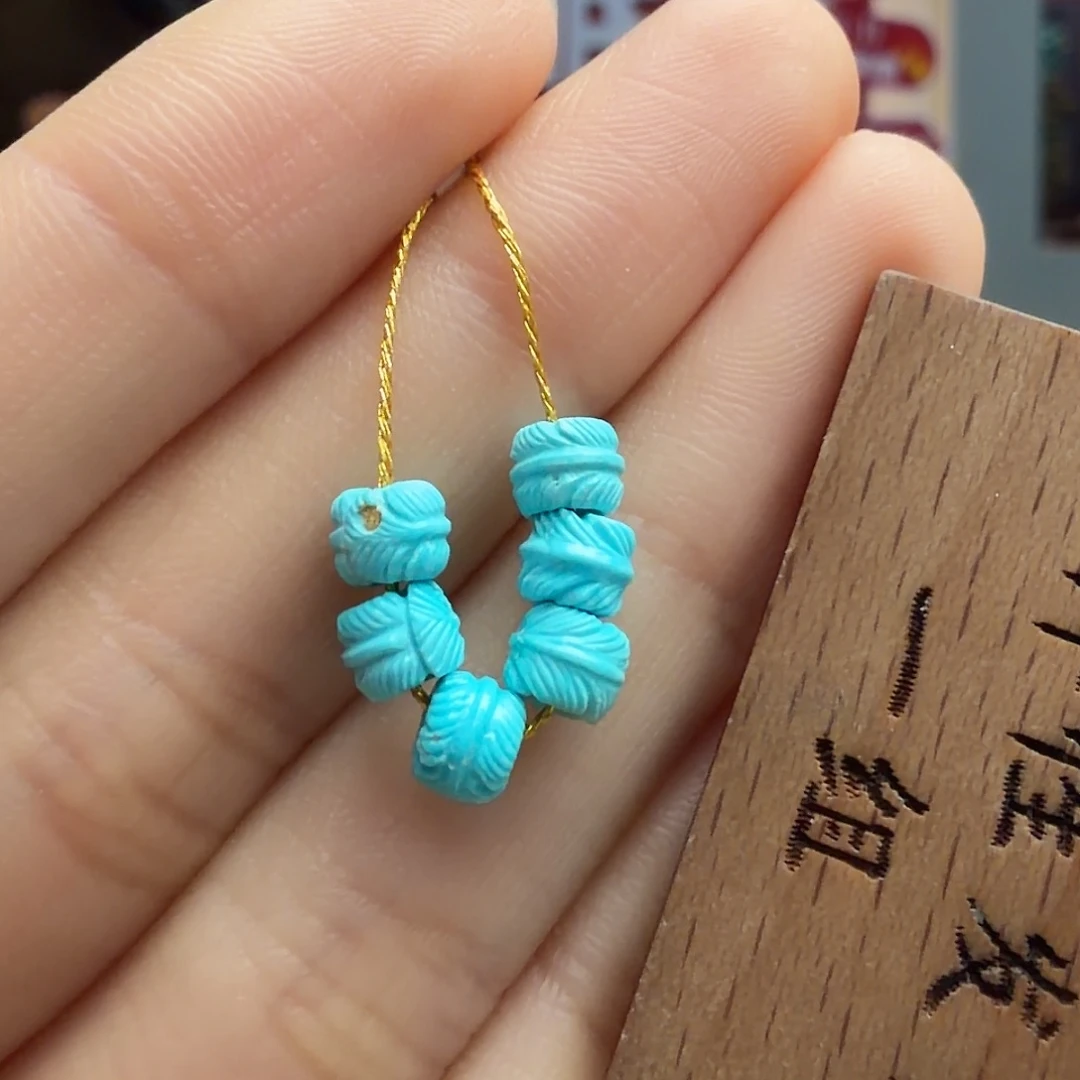 绿松石未镶嵌颈饰