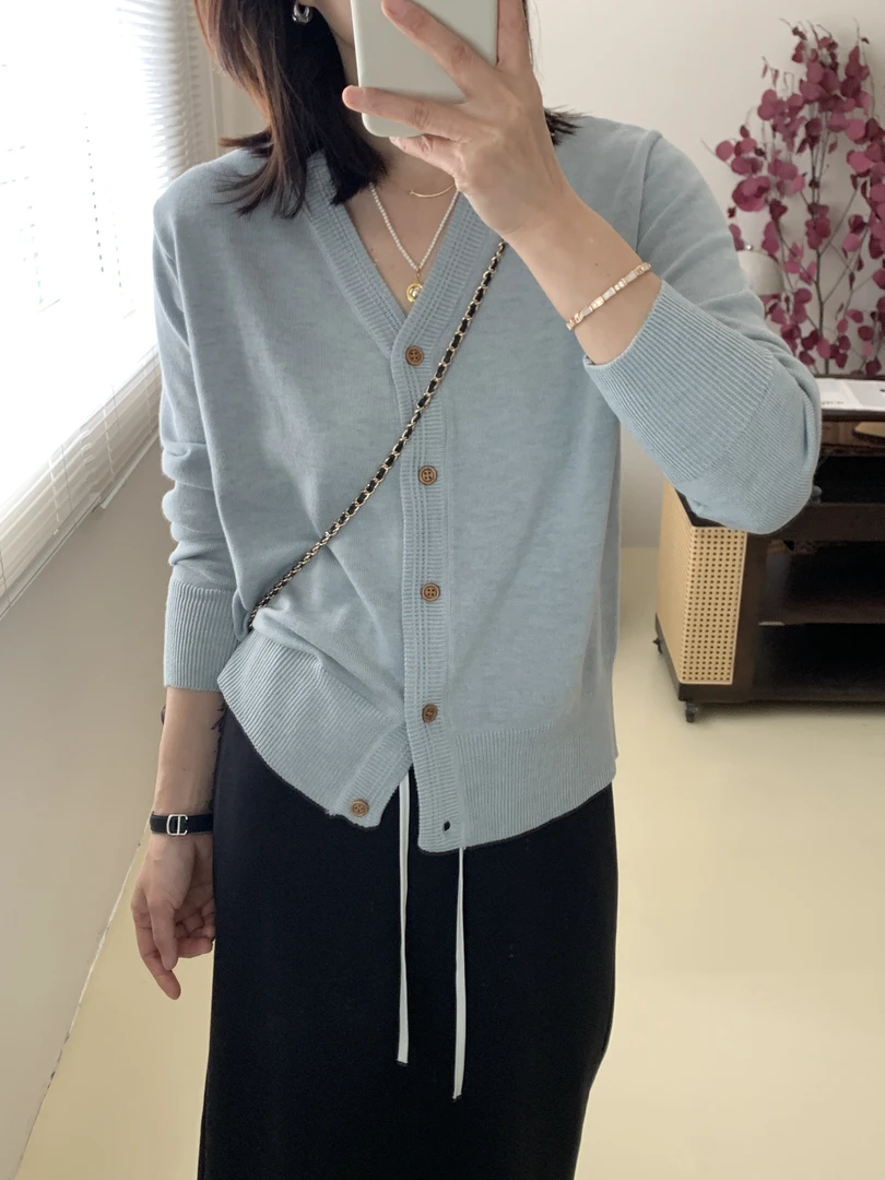 简约V领长袖针织开衫女秋季新款温婉知性宽松显瘦上衣ins