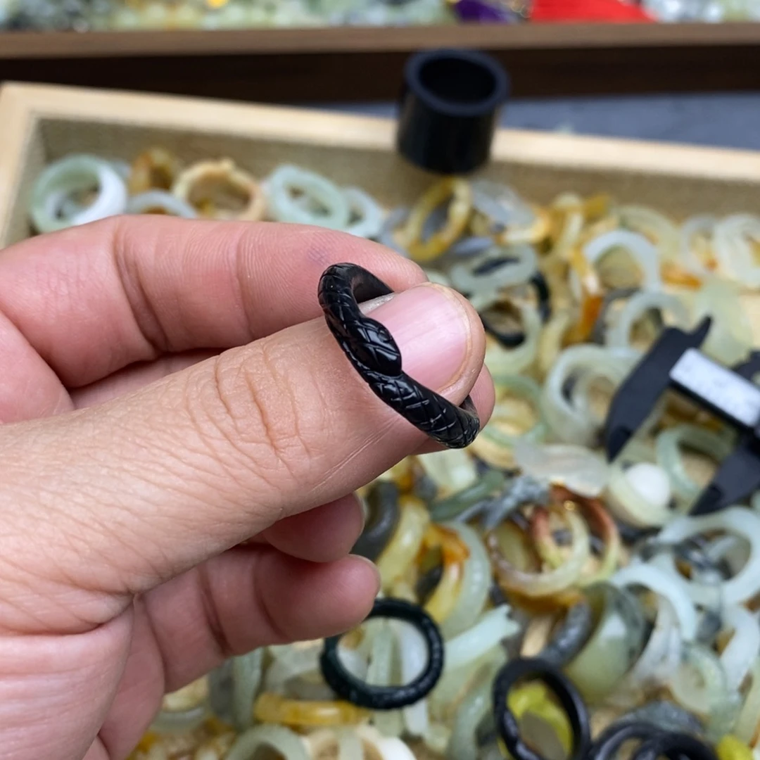 岫玉纯天然岫玉挂件戒指微瑕福利未镶嵌除****困