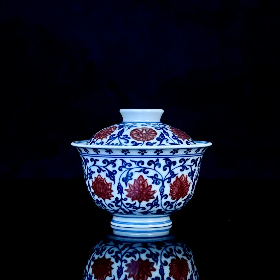泑山窑出品，手工手绘缠枝莲青花陶瓷釉里红盖碗茶具，容量120毫升