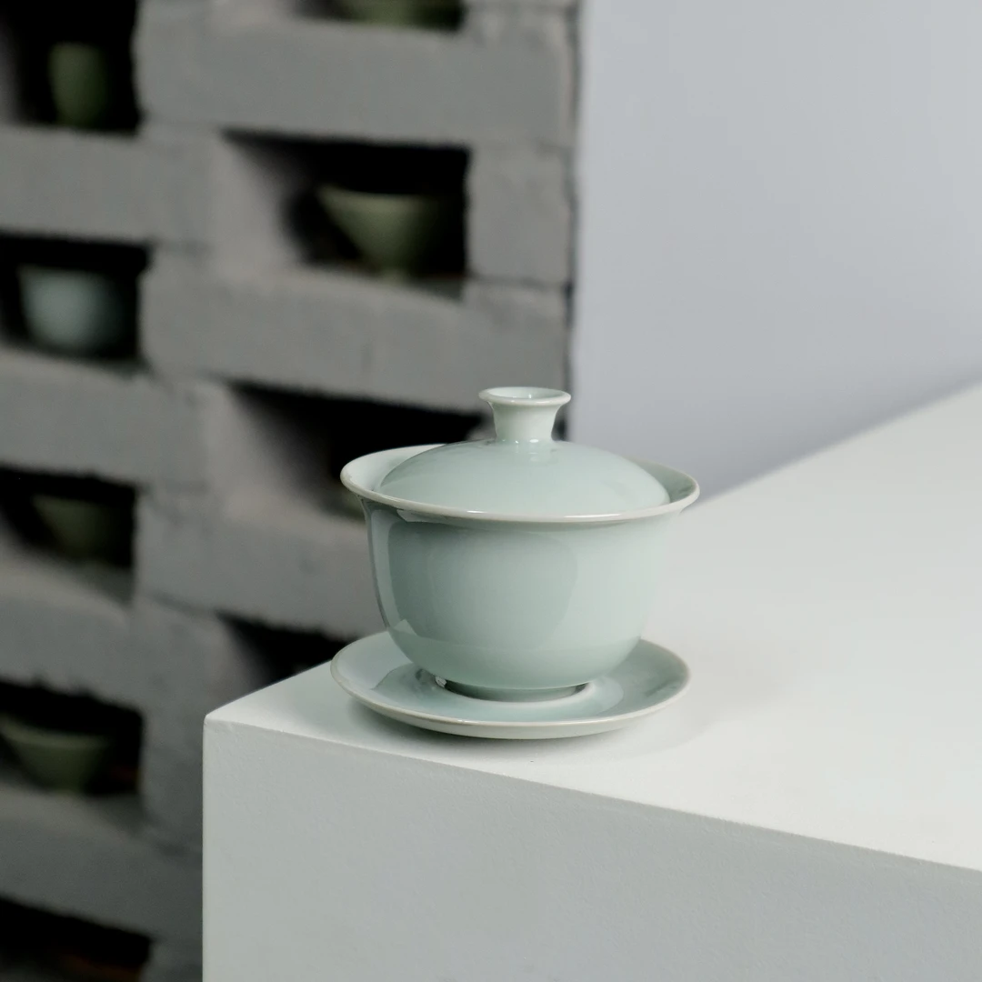 龙泉青瓷盖碗粉青釉