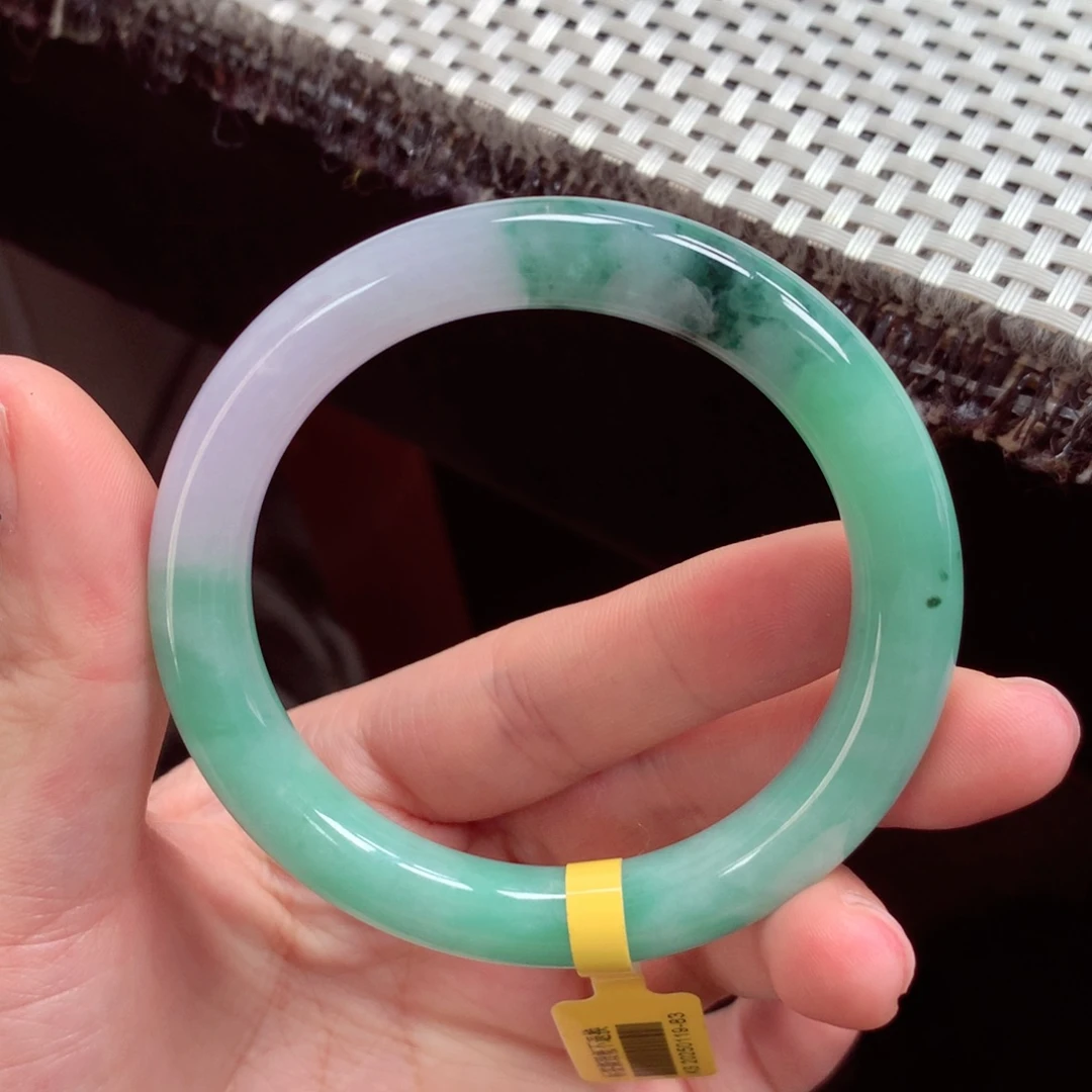 翡翠手镯未镶嵌缅甸