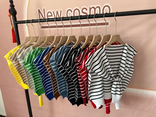 精纺羊毛条纹针织披肩女新款时尚百搭高级感小坎肩空调房护肩颈