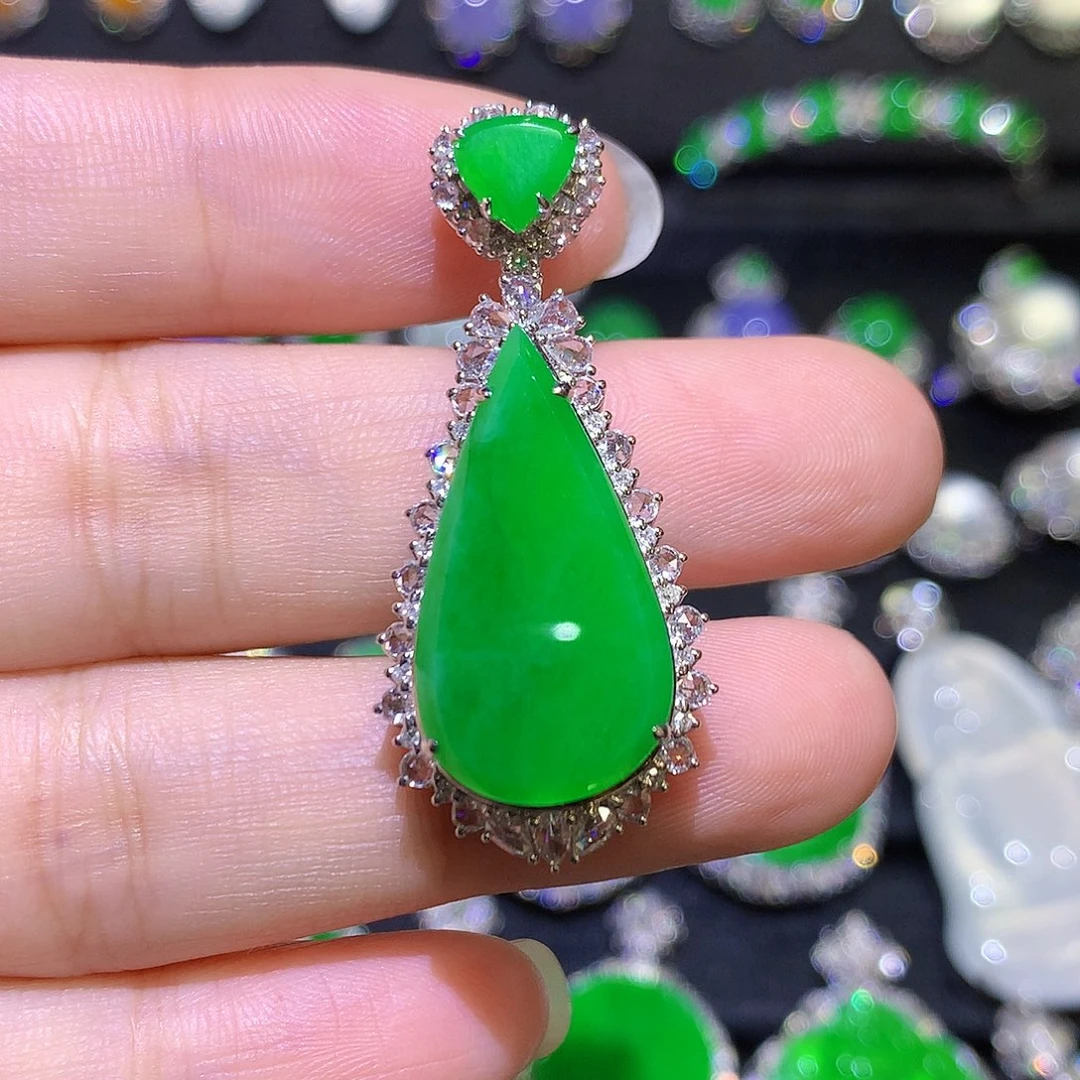 翡翠18K金镶嵌吊坠(赠链)高冰满绿无事牌吊坠