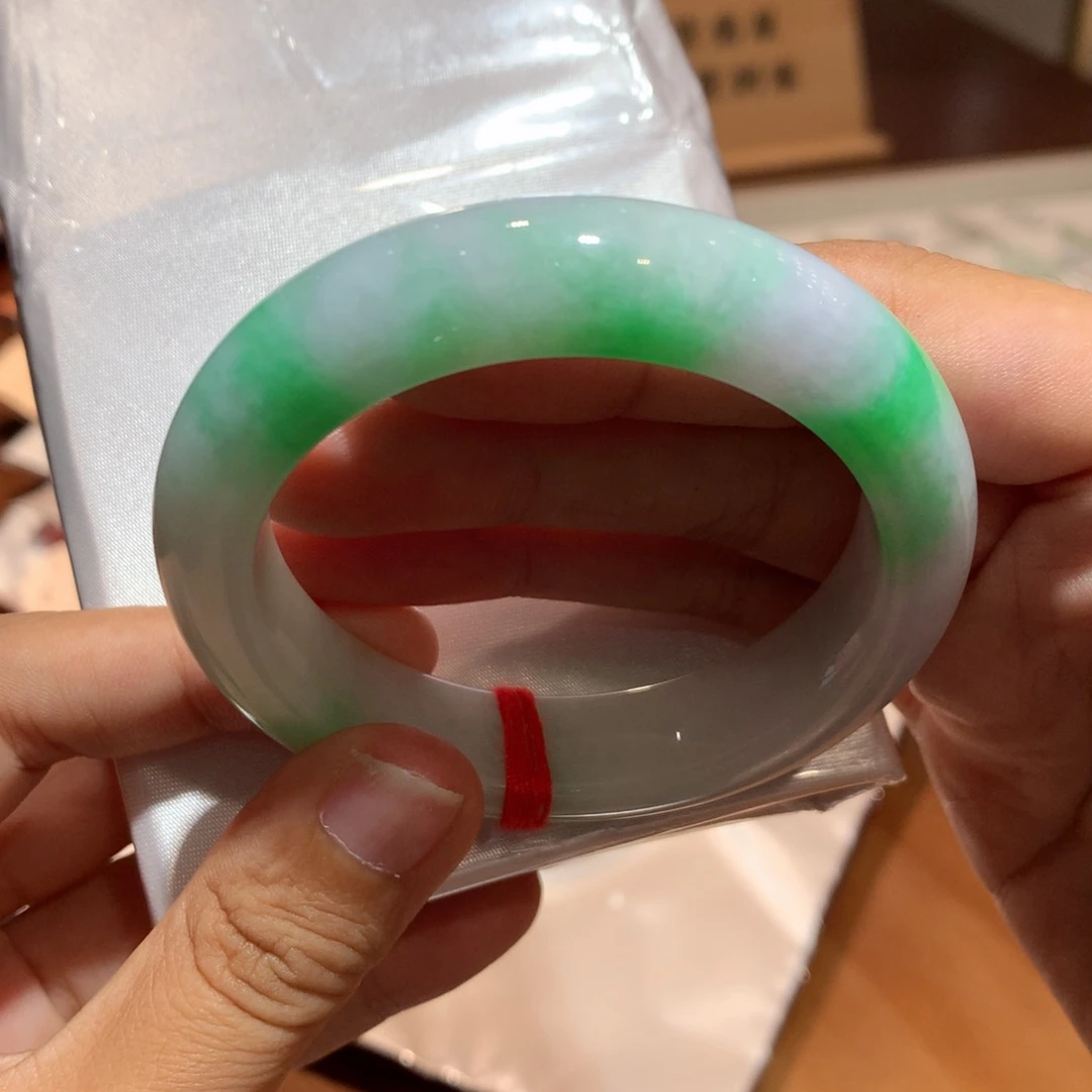 翡翠未镶嵌手镯52圈口