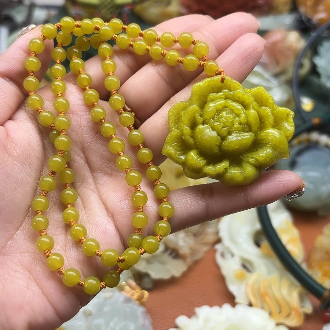 蛇纹石玉未镶嵌颈饰