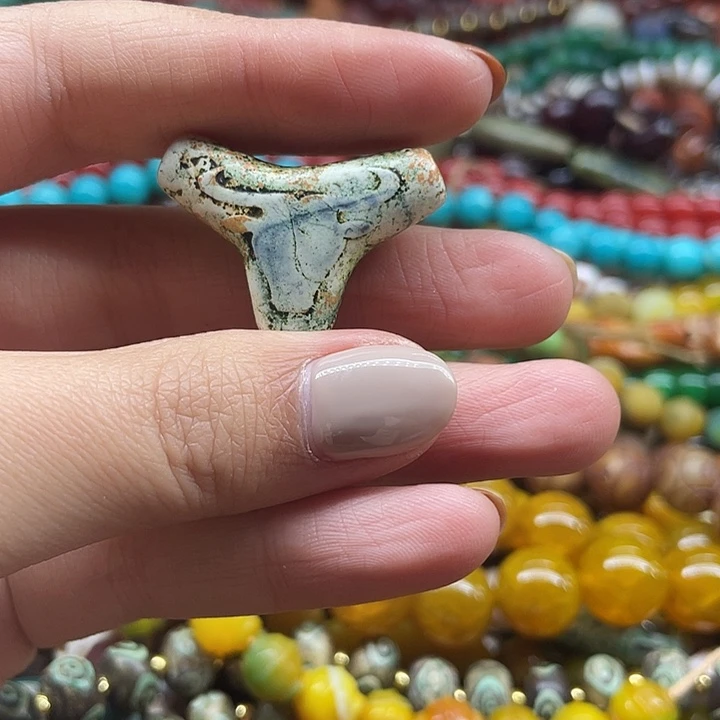 万****玛瑙/玉髓未镶嵌颈饰