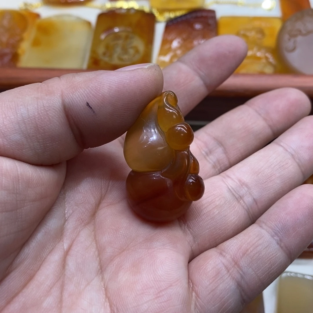 玛瑙/玉髓未镶嵌浅浅红葫芦