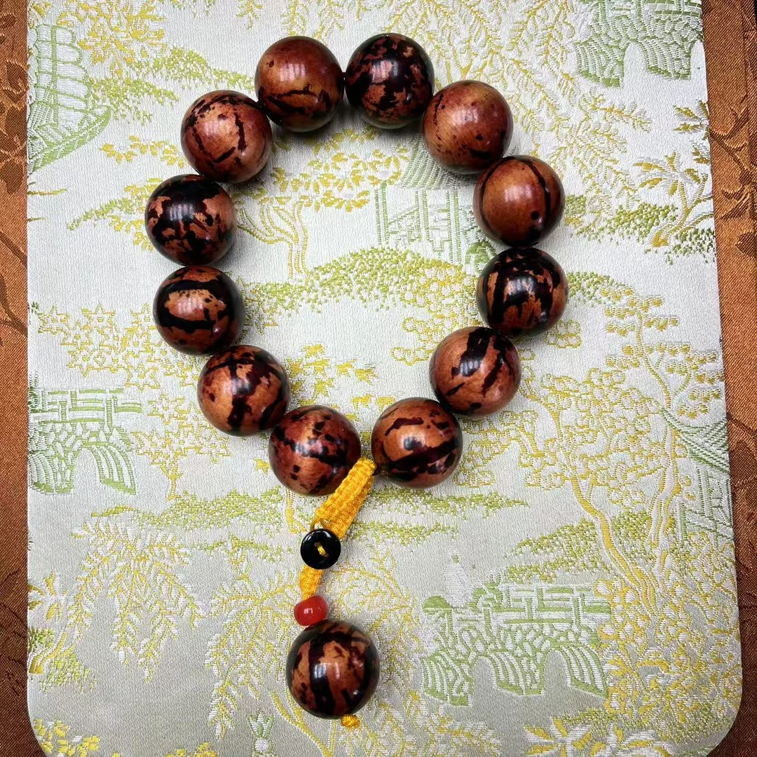 v371经典雪山重楼手链