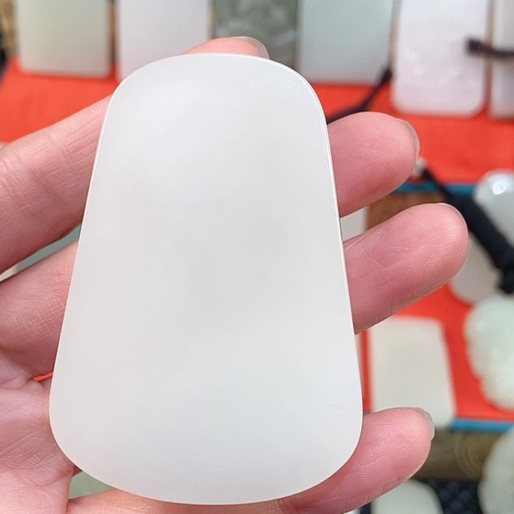 【闪购商品】颈饰未镶嵌和田玉往***水