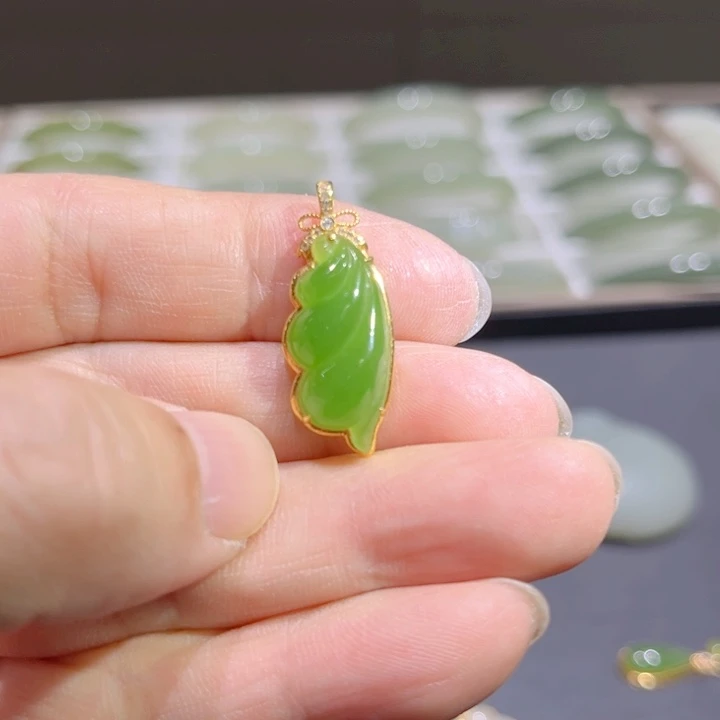 和田玉（碧玉）18K金镶嵌吊坠(不含链)碧玉果绿珍藏版