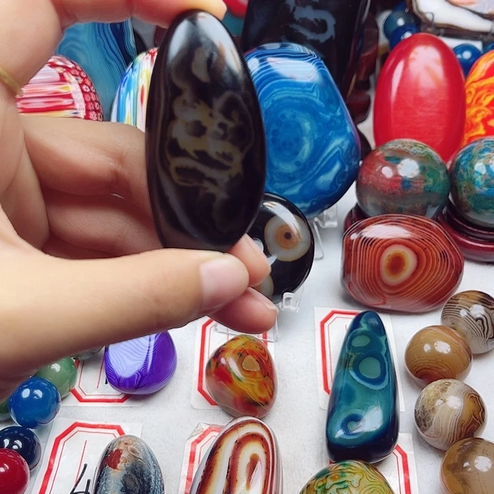 玛瑙/玉髓未镶嵌珠宝奇石