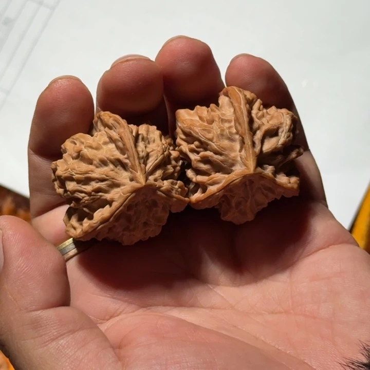 文玩核桃把件盘山三棱37-39mm