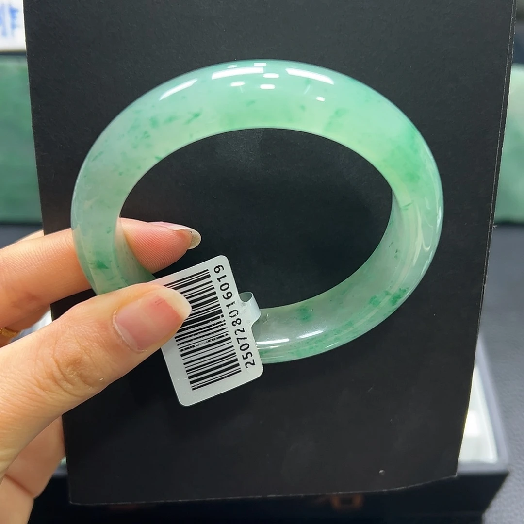 石英质玉（非洲翠）未镶嵌手镯