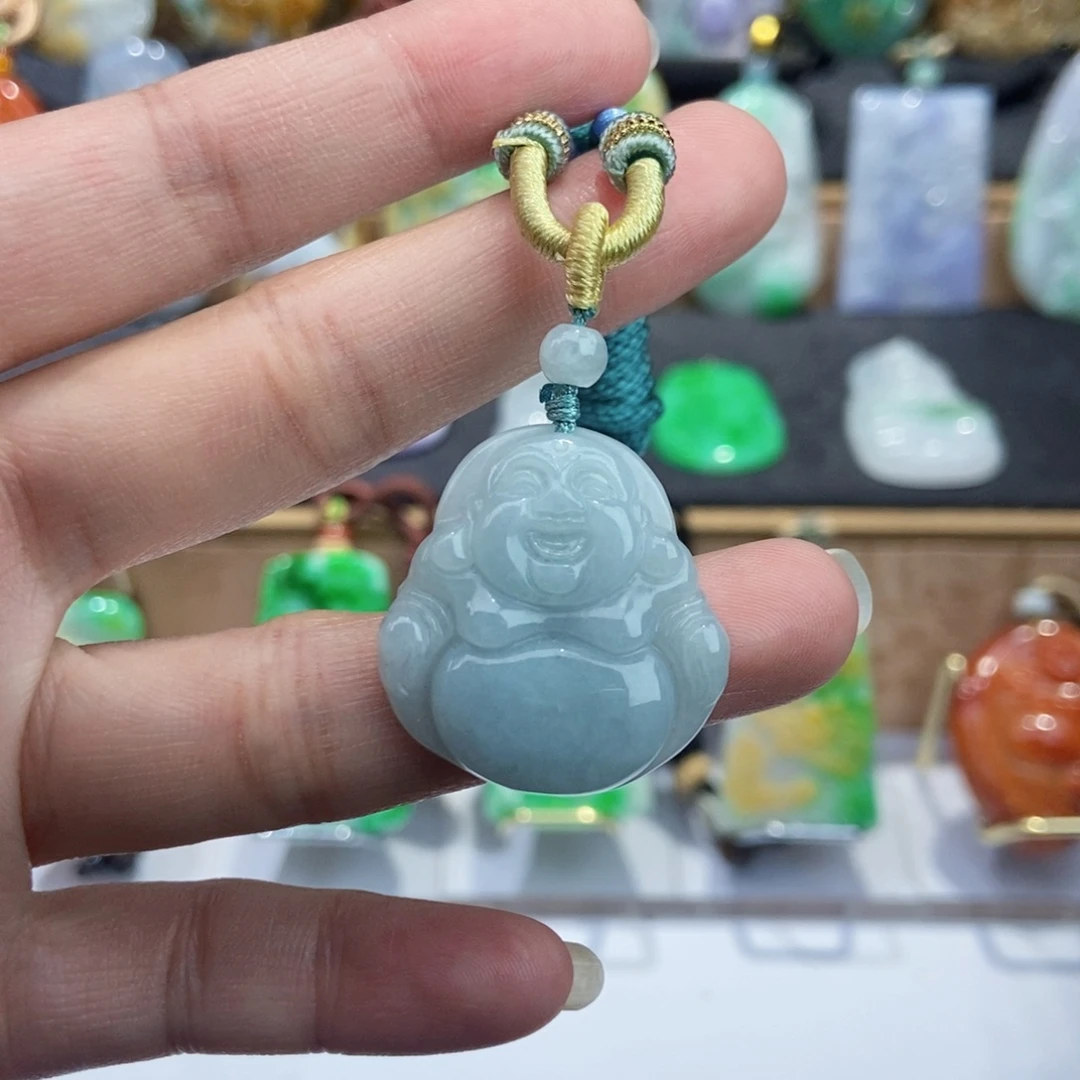 翡翠未镶嵌颈饰佛