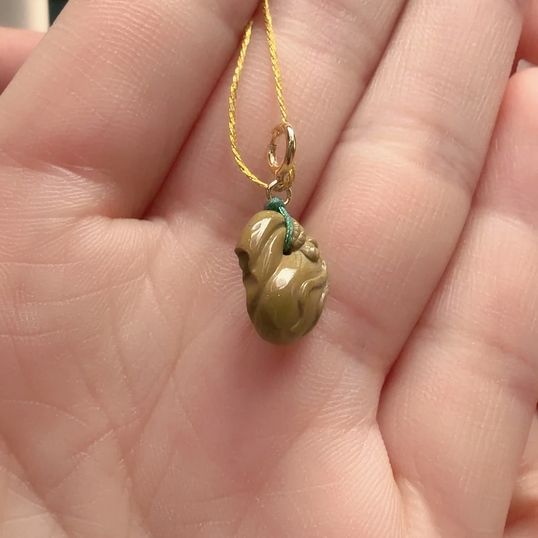 绿松石未镶嵌颈饰