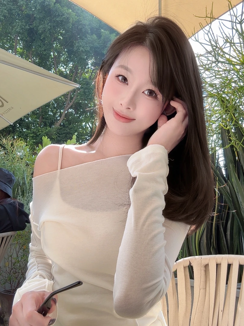 YIWAN  25 早春新年系列羊毛白色毛衣