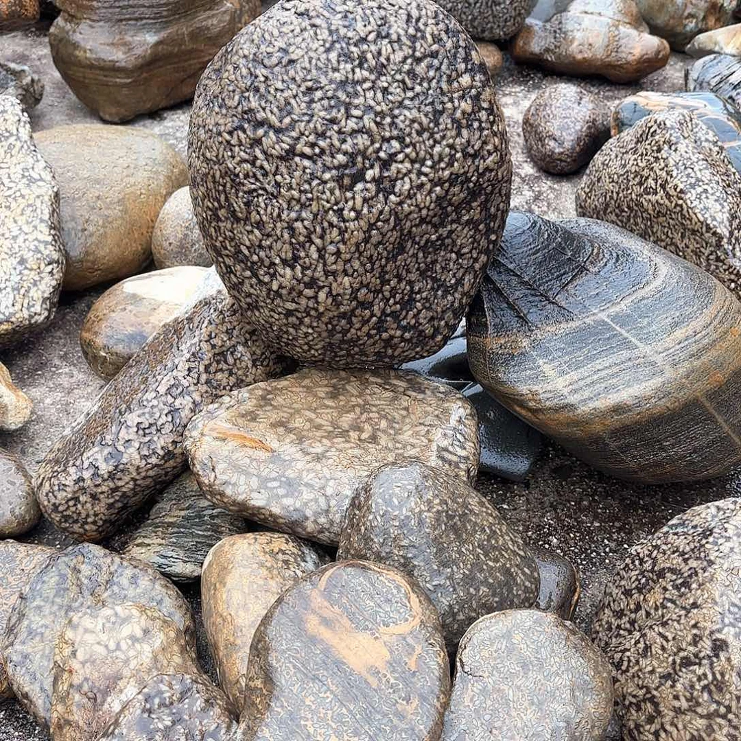 大***手三清山天然米粒石工艺品