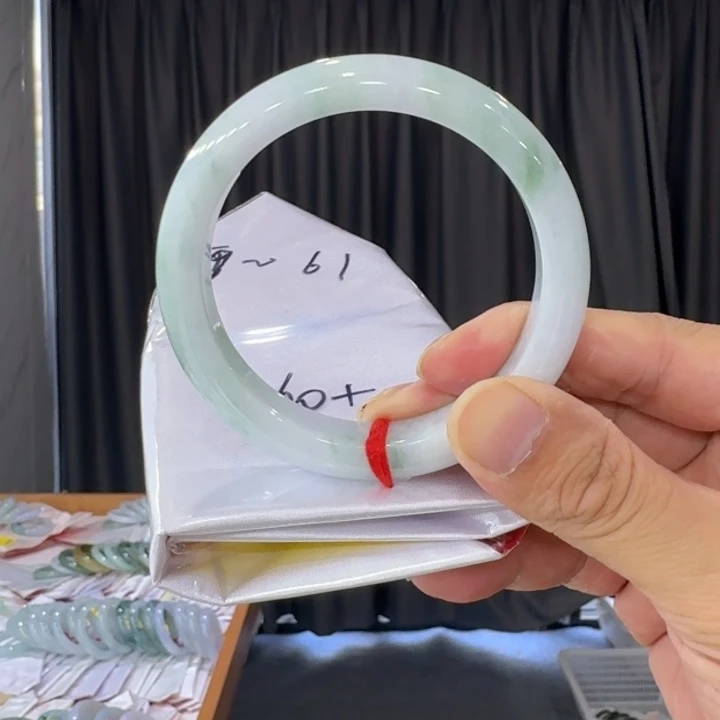 翡翠手镯未镶嵌奶*纯天然缅甸翡翠a货