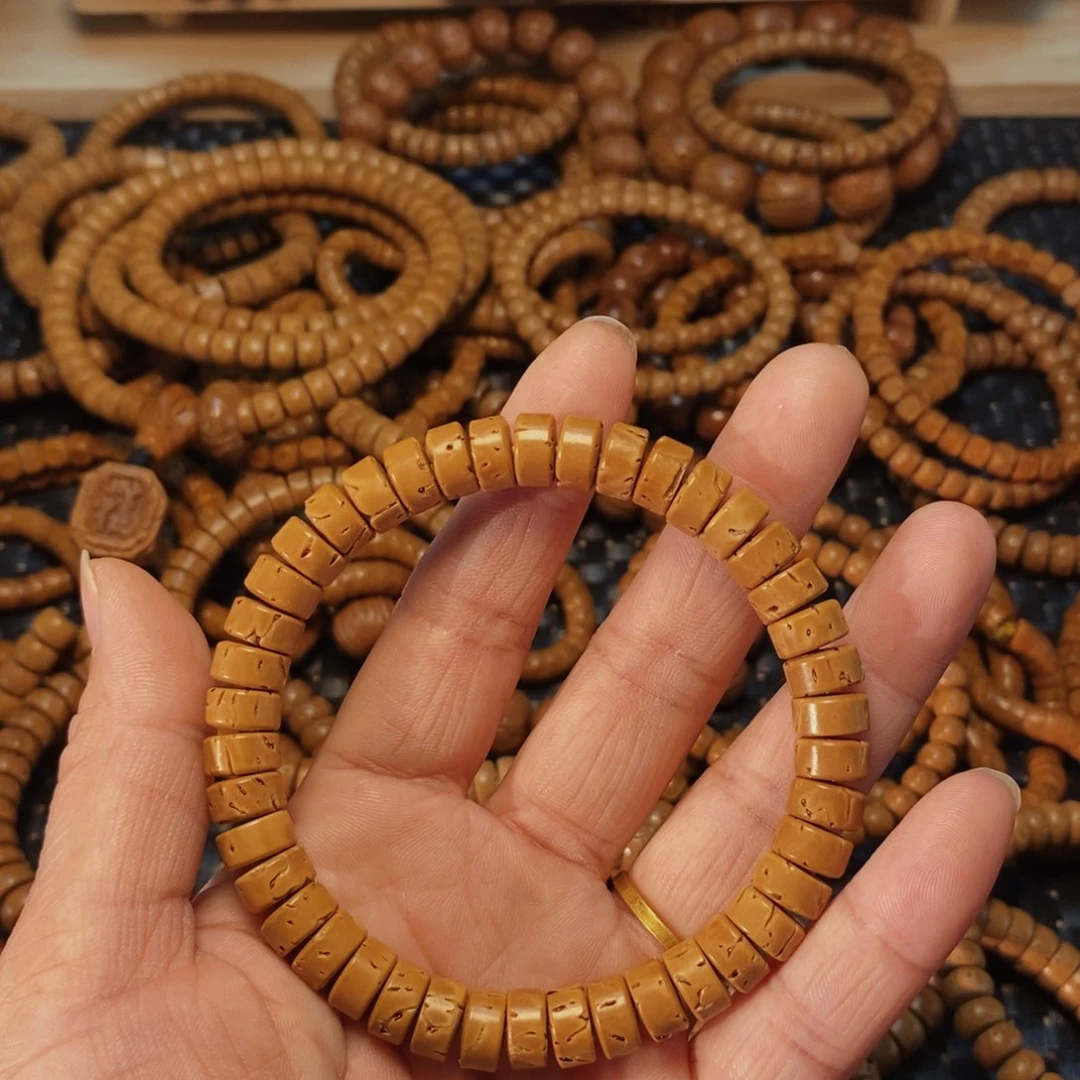 桃核手串王***杨九五尺寸单圈