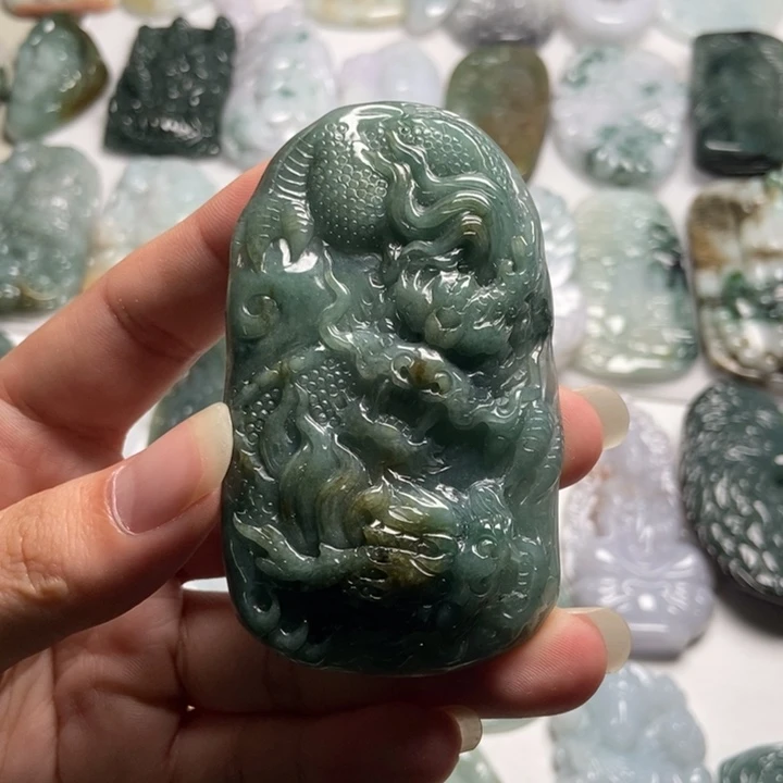 翡翠未镶嵌颈饰双头龙52