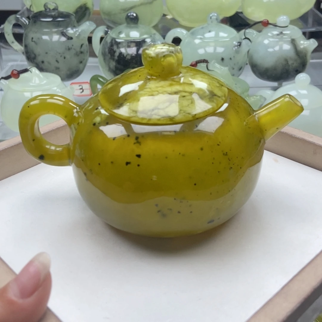 蛇纹石玉未镶嵌壶