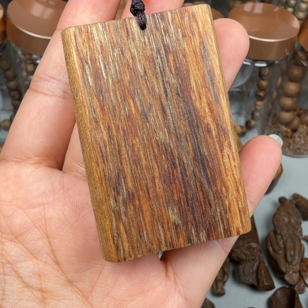 沉香沉香碎屑惠安无事牌 15 克