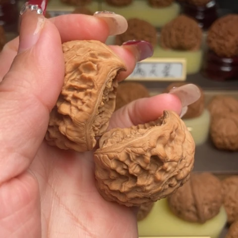 文玩核桃吊坠聚宝盆