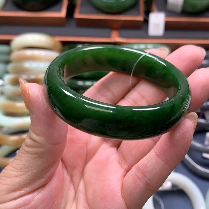 【闪购商品】未镶嵌手镯和田玉（碧玉）