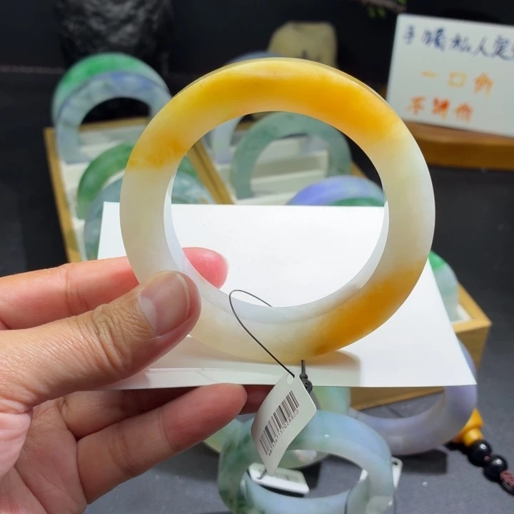 定制翡翠未镶嵌翡翠手镯