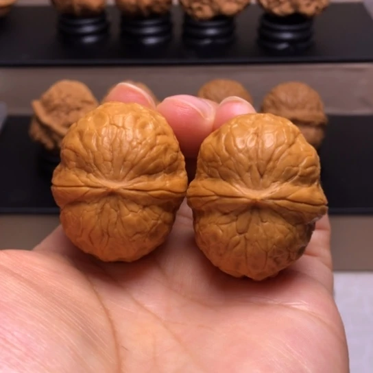 文玩核桃把件瓷娃娃19