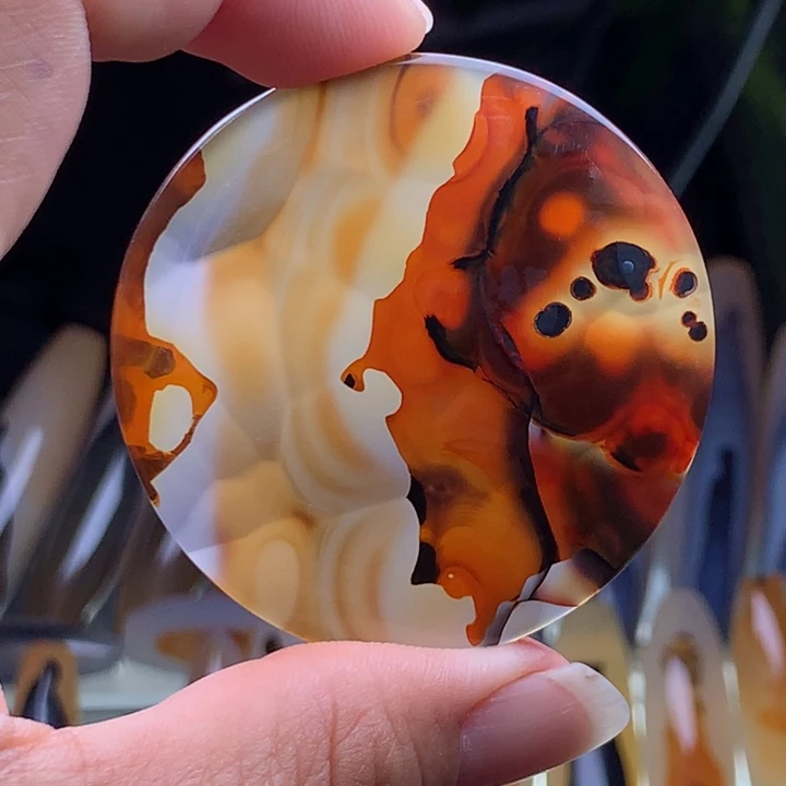 玛瑙/玉髓颈饰未镶嵌137有瑕